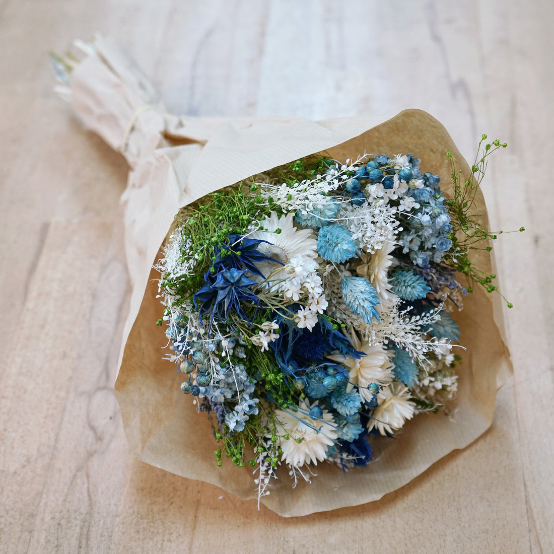 Bouquet de fleurs séchées bleu